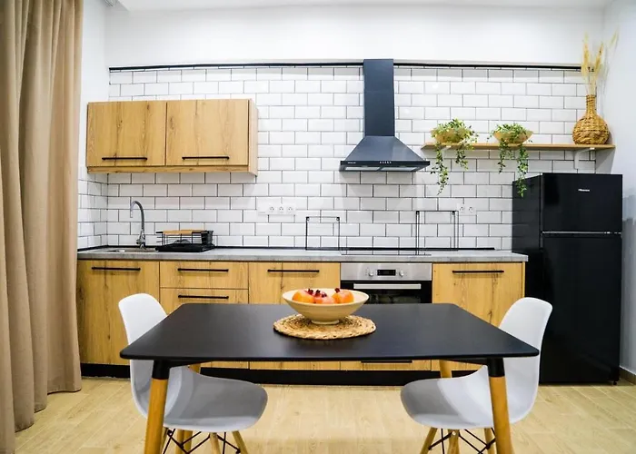 شقة Orama فاليراكي